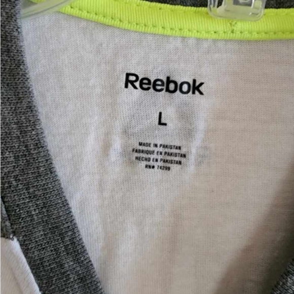Reebok - Junior top Size L - NWT - Picture 3 of 3